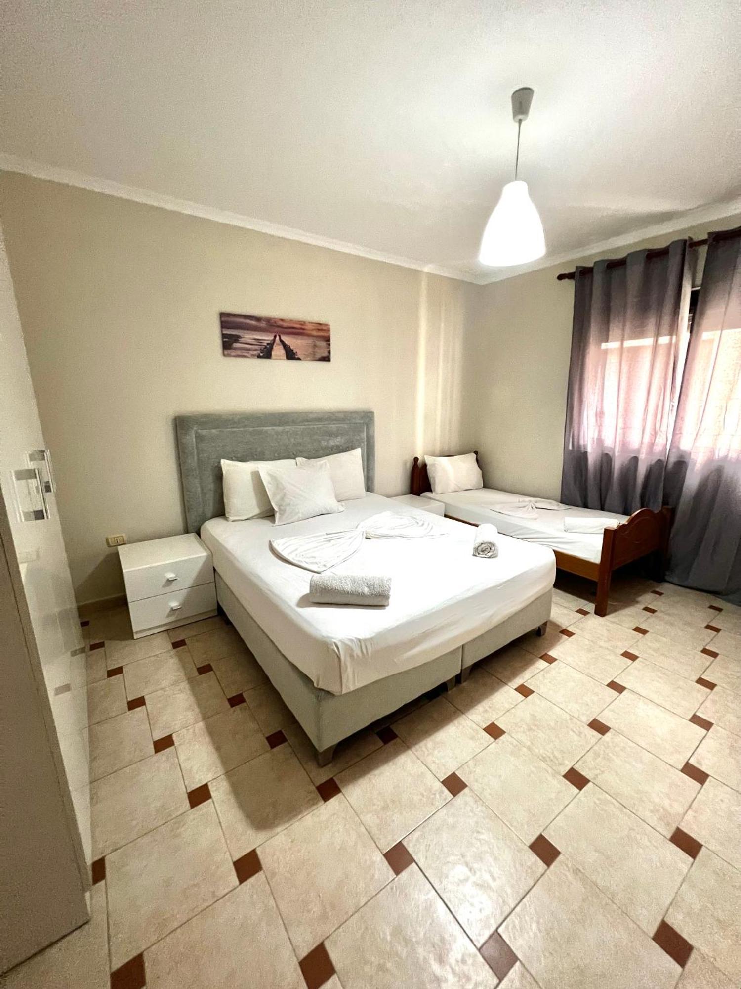 Beachfront Sea View Cozy 402 Apartament Durrës